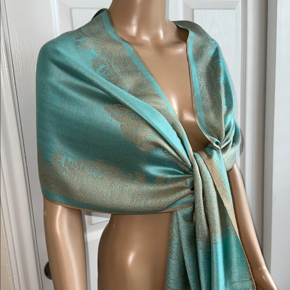 Chic Teal and Gold Blue Pacific Women's Wrap. - Picture 3 of 12